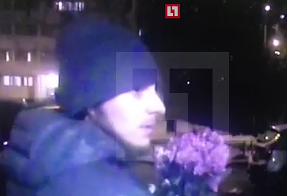 Напавший на Сергея Мохова. Кадр: Lifenews