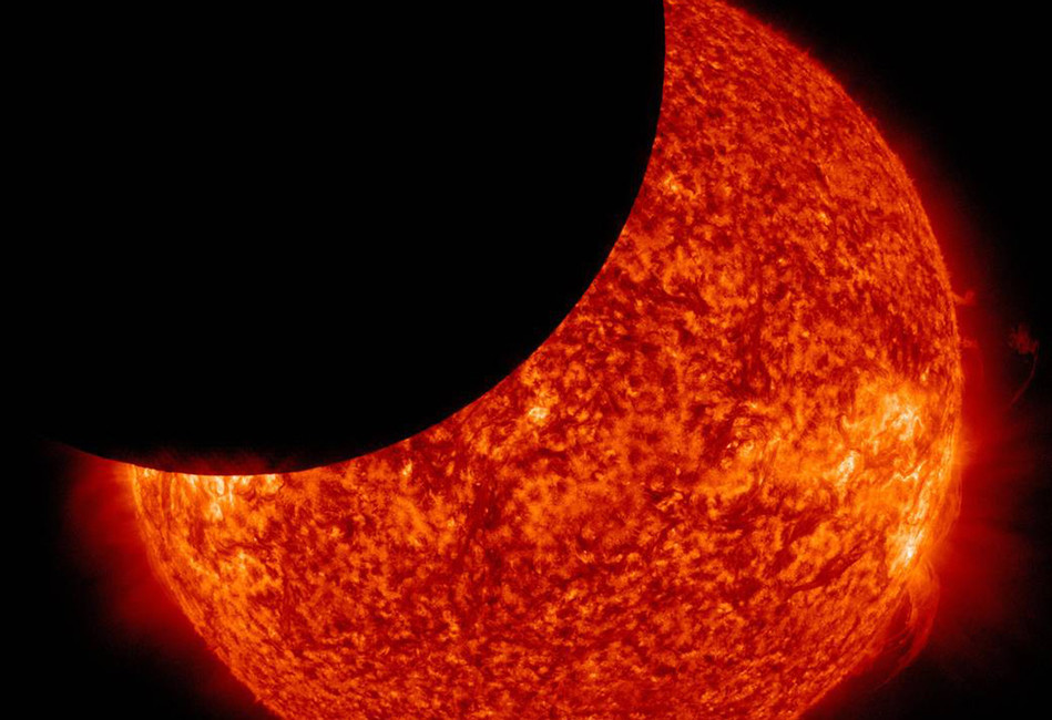 Частичное солнечное затмение. Фото: NASA