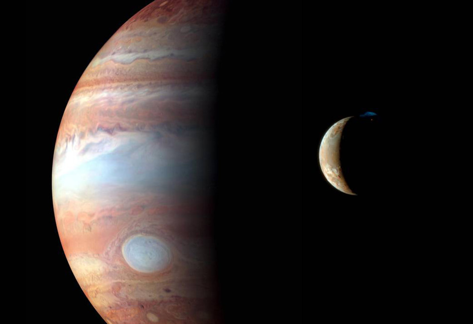 Юпитер и его спутник Ио. Фото: NASA