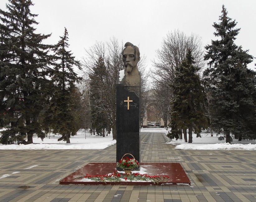 Бюст Дзержинского в Краснодаре