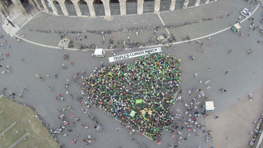 RomeColloseumHeart_Rome_Italy_AndreaBozz