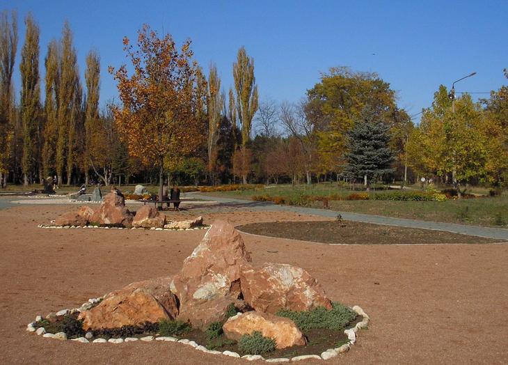 камни